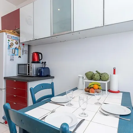 The Place To Be In Apartment *