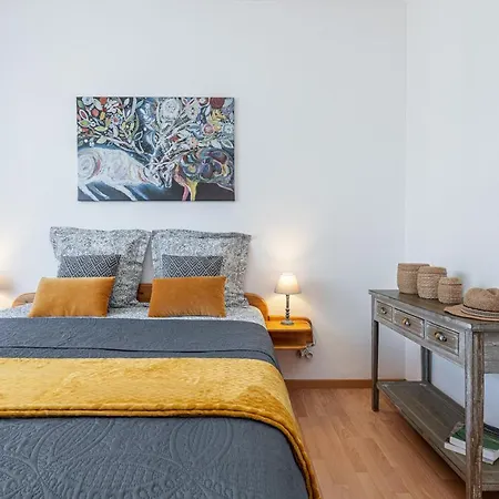 Apartment The Place To Be In