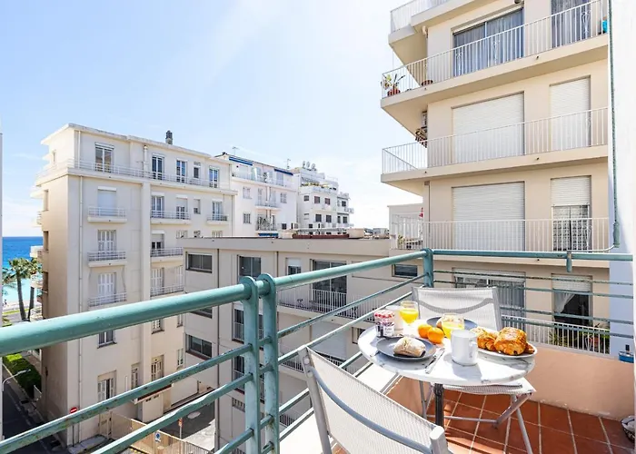 The Place To Be In Apartment *